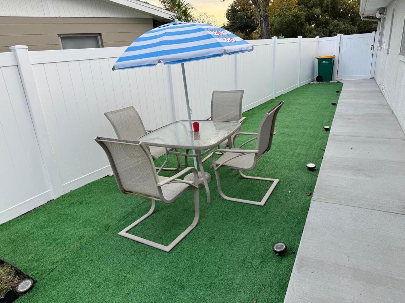 Cozy Private Studio W/Own Yard - 3Mi From Beach Seminole Exterior photo