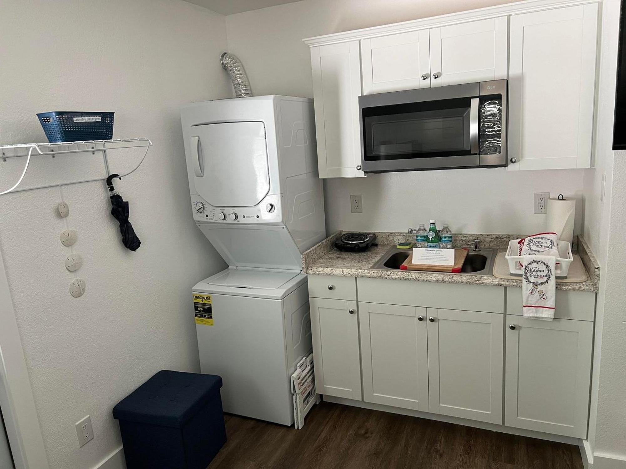 Cozy Private Studio W/Own Yard - 3Mi From Beach Seminole Exterior photo